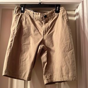 Men’s khaki shorts